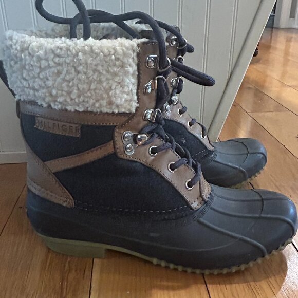 Tommy Hilfiger Women's Winter Snow Boots - Size 8M - Picture 3 of 10